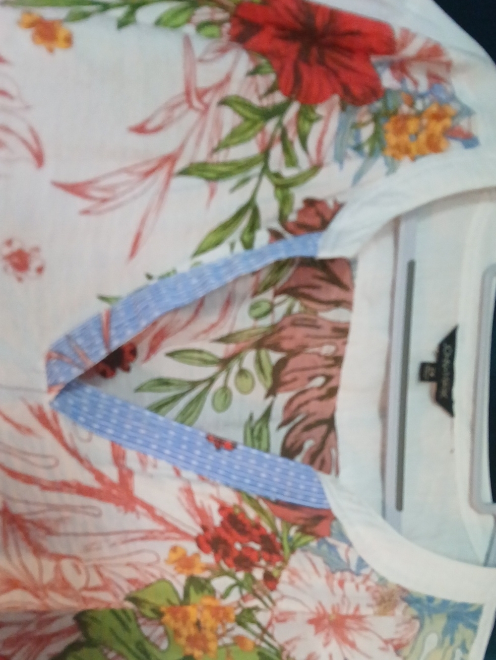 John Mark White Floral V-Neck Tunic with Multicolor Blooms - Picture 3 of 8